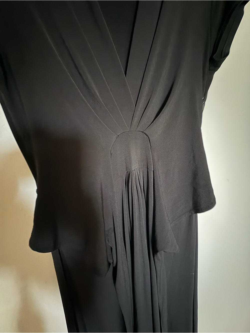 Michael Kors Classic Black V-Neck Women’s Dress size 6 - Picture 5 of 10